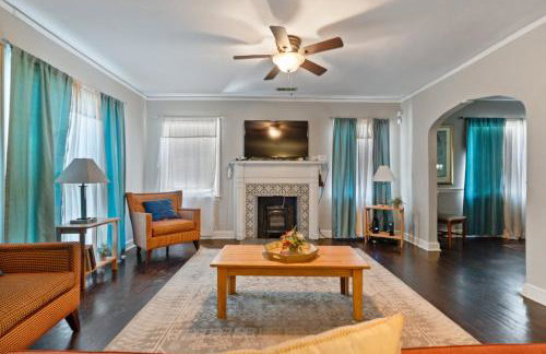 Breezy like Sunday Morning- Close to Everything! - Photo 1