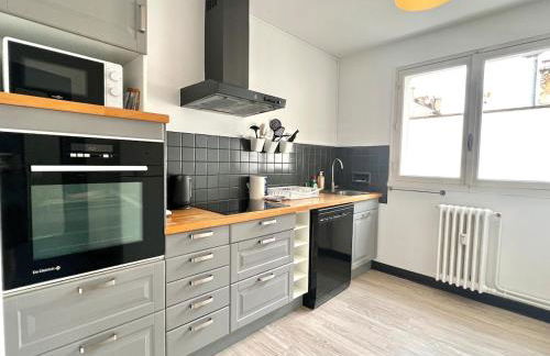 Large 3 bedroom parking and fiber - Foto 3