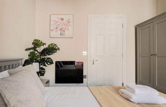 Stunning 2 Bed in Centre of Cheltenham - Photo 16
