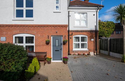 Spire View - New Forest Holiday Home - Photo 6