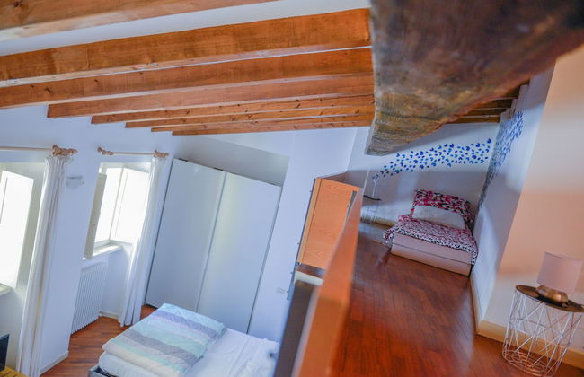 Queen of the Lake - Foto 2