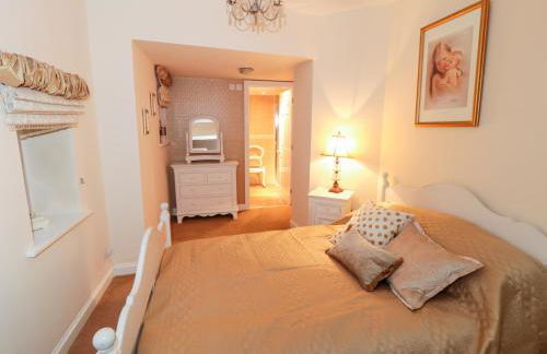 Sneaton Hall Apartment 4 - Photo 9