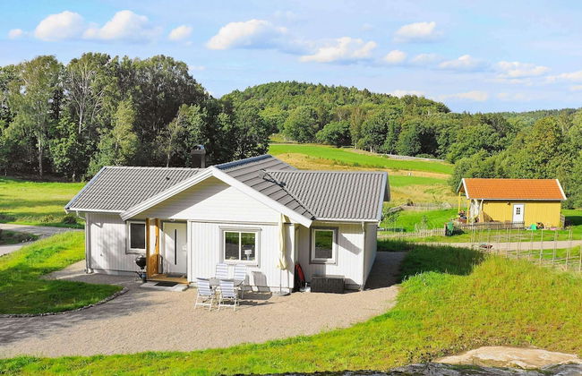 Holiday Home in Ljungskile - Photo 1