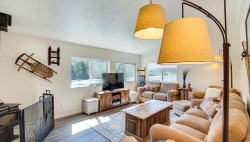 Riverfront Home with Deck, Near Mount Rainier! - Foto 2