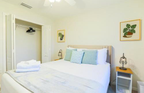 Salty Tide Getaway - Nightlife, Pool, Play, Beach - Foto 18