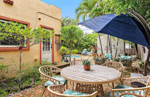 Casa De Marita - Backyard Bliss with Pool in Historic Sunshine Park - Foto 16