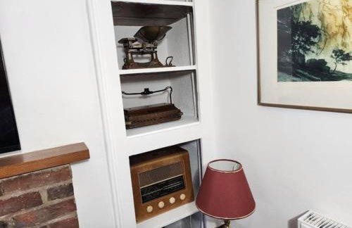 Swan Cottage 2-Bedroom-Netflix-Parking-Nature-Canal - Photo 62