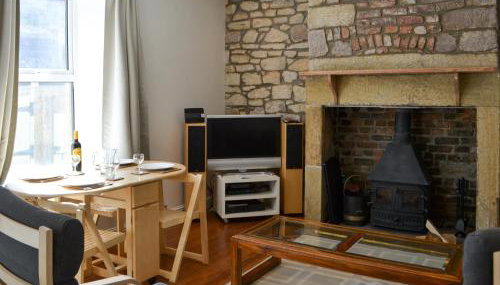 Oake Cottage - Photo 2