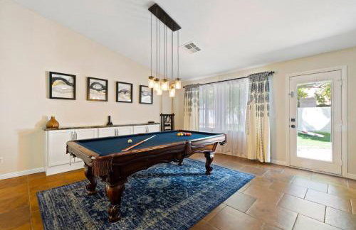 Ultimate Vacation: A Luxurious Oasis with a Pool! - Foto 37