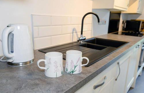 School Lodge - Photo 18