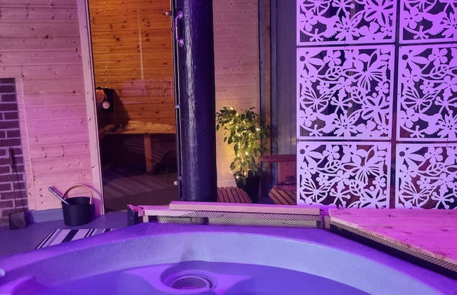 Angela's Hideaway - 2 Beds - Hot Tub - Sauna - Foto 1