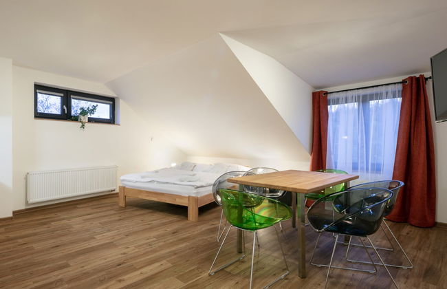 U Kabinky 4+2 - Photo 1