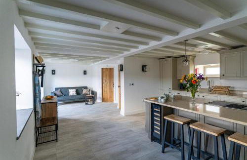 Tractor Shed, seaside cosy cottage for 4 - Photo 1