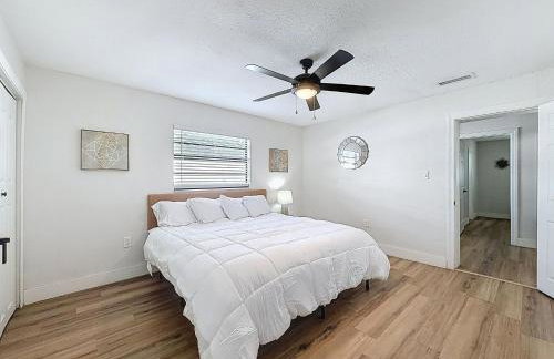Newly Renovated | Minutes to Riverwalk & Beaches | Tampa Heights - Foto 56