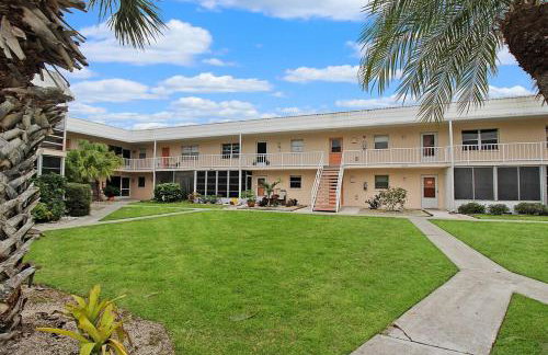 2 BR second story condo close to beaches - Foto 4