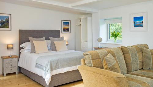 Hillside Studio - Photo 5