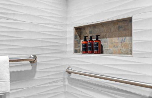 Stunning Bay Views with Pickleball and Hot Tub - Foto 6