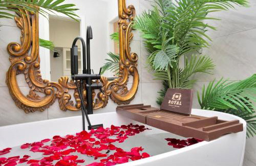 Houston's Downtown Bloom House - Spacious Floral Escape for Groups - Foto 45