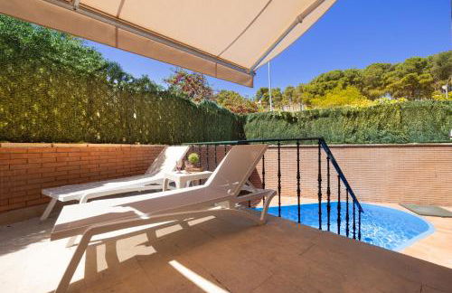 CASA CON PISCINA EN EL CENTRO - Foto 1