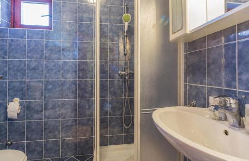 Two-Bedroom Apartment In Porec - Photo 14