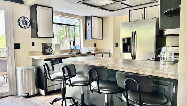 DT Reno - 4BR Home w Patio BBQ Grill Games Room - Foto 3, Zimmer