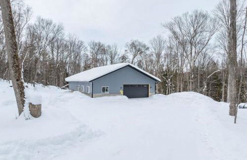 Snowy Paws on Lac Vieux Desert - Photo 25
