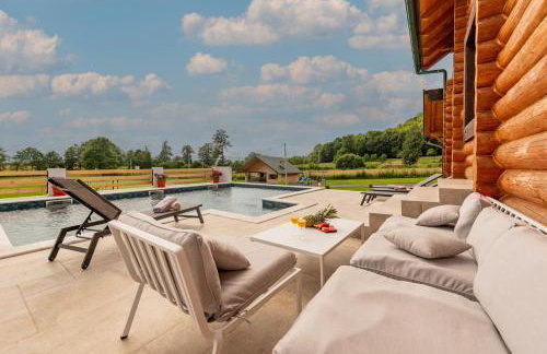 Log Cabin Valley - Private Villa with Pool - Foto 7