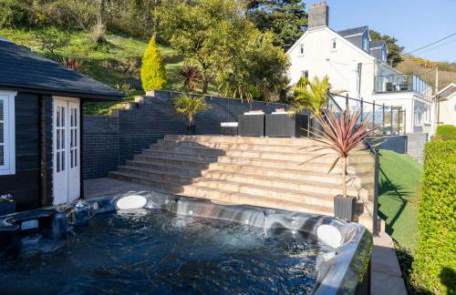Pendine Sands Edith Villas - a luxury seaside home with beautiful sea views - Photo 8