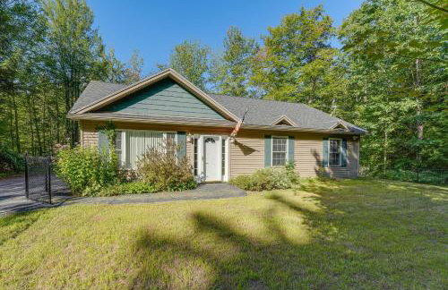 4 Mi to Long Lake! Secluded Haven with Fenced Yard - Foto 4