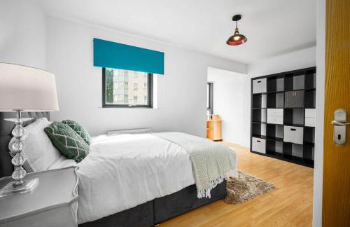 Spacious 4-bedroom House in Birmingham near city centre with Parking and ideal for families and groups - Foto 9