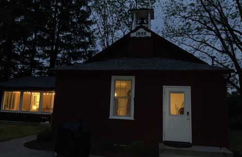 Old School Charm | Sleeps 6 - Foto 55