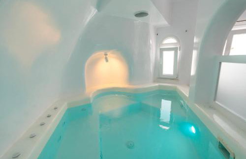 Fira-Cave-Sleeps 13-Parking-Pool-Pet Friendly - Photo 32