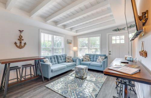 Modern Oak Island Escape 1 Mile to Long Beach! - Foto 3