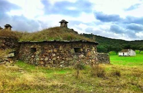 Charming house with mountain view in Encinasola, fireplace - Photo 29