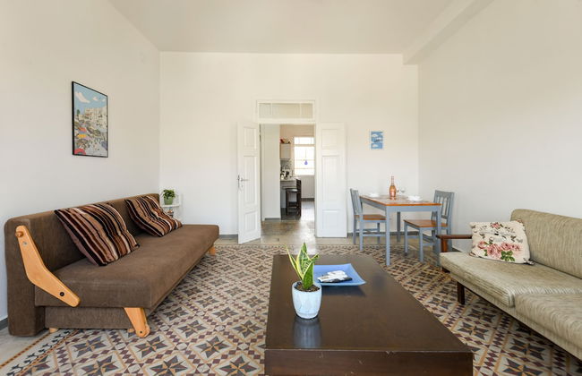 Vintage Charm 1BR Apt w Balcony & View - Foto 11