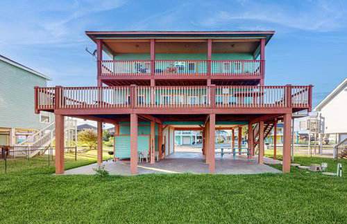 Escape Ocean View l Large Deck Sleeps 10 - Foto 3