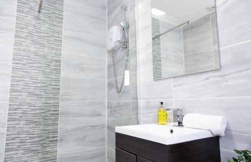 Snuggle Cove Apartments By Bella Vita Stays - Foto 75