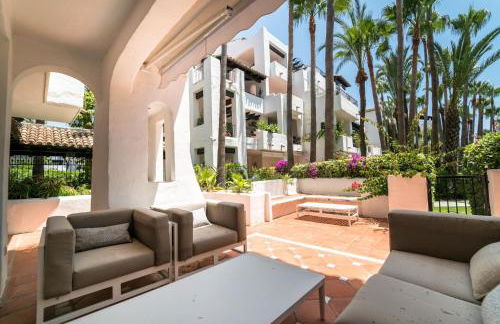 BRIGHT NEW APARTMENT IN PUENTE ROMANO - Foto 8