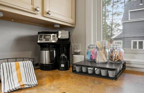 Rochester Gem: 3BR Near All! - Foto 26