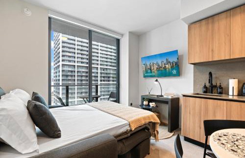 Downtown Condo with Den and Pool Access - Foto 20