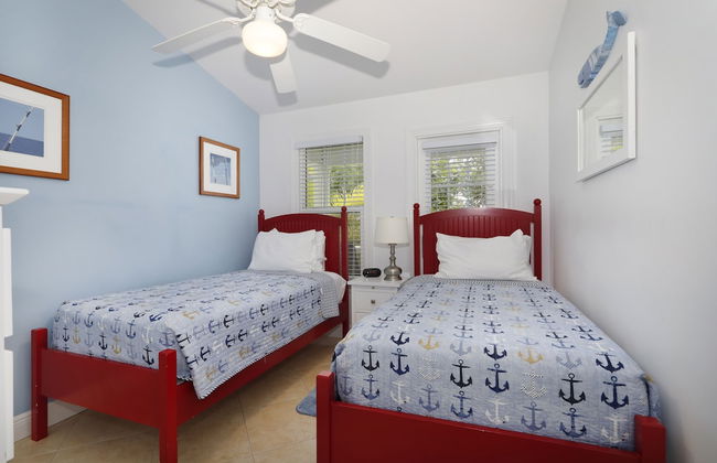 Waterfront Luxury Villa With Sunset Views And Boat Slip 3 Bedroom Townhouse by RedAwning - Photo 5