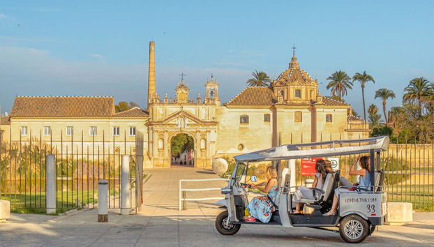 Seville Private Tuk-Tuk Tour - Foto 3, See Seville's best sights in style