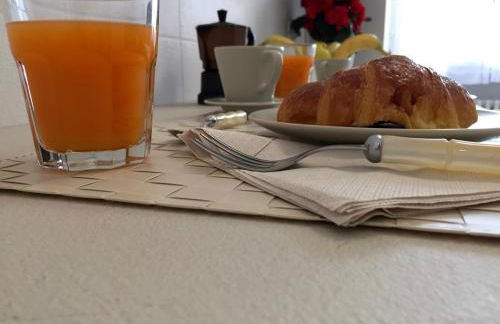 St. Vitale’s Basilic view elegant apartment - Photo 17