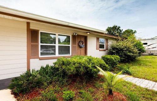 Light & Cozy Oasis with Private Pool and Hot Tub - Foto 55