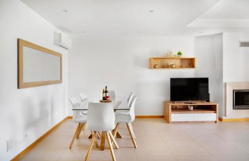 Apartamento no Condomínio Baia Village com Piscina - Foto 10