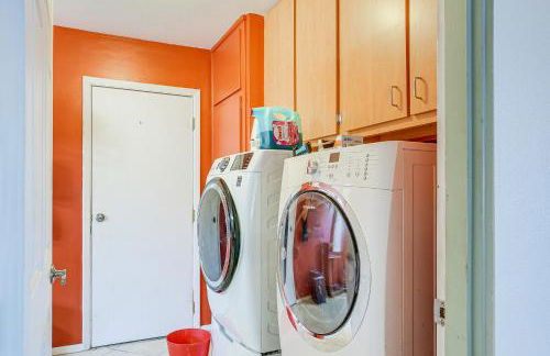 Close to Golf Sun City Escape with Furnished Porch! - Foto 19