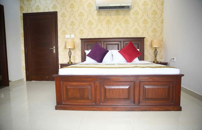Gulberg Suites - Photo 4