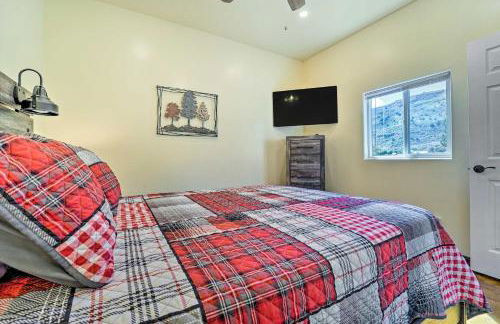 Serene Dolores Cabin with Patio and River Access! - Foto 16