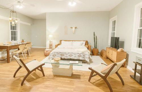 Old School Charm | Sleeps 6 - Foto 38