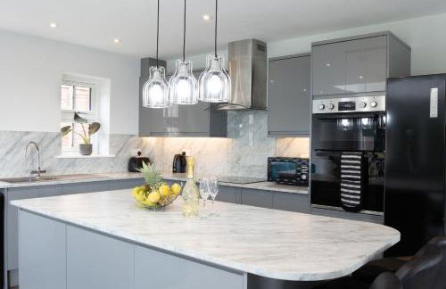 Field View- Amazing 5 bed, Great for contractors and families - Foto 2